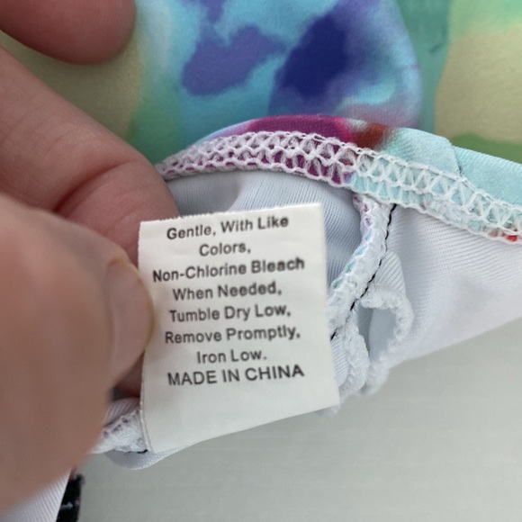 Finwanlo bathing suit top. Modest bikini  size large - Picture 6 of 11